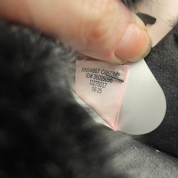 NWT Victoria's Secret Signature Satin Faux Fur Slippers Black Size L 9-10 - Picture 12 of 13